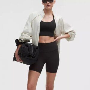 NWOT Lululemon Wunder Train High-Rise Short 6"  Black Size 8